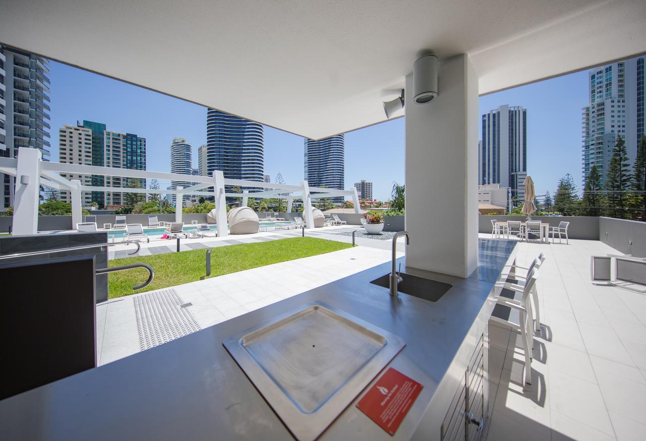 Dayday Premier Apartments At 2663 Gold Coast Hwy, Broadbeach Екстер'єр фото